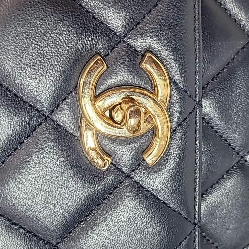Chanel Trendy CC Large Navy Quilted Shoulder Bag - Picture 2 of 14